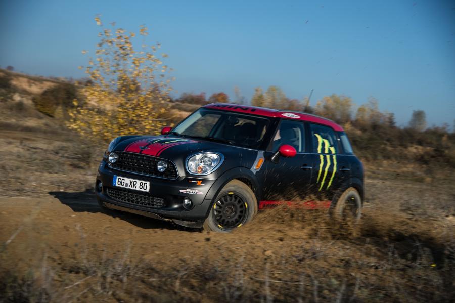  Mini Countryman X-Raid Service Vehicle 2012 года  (фото 29 из 41)